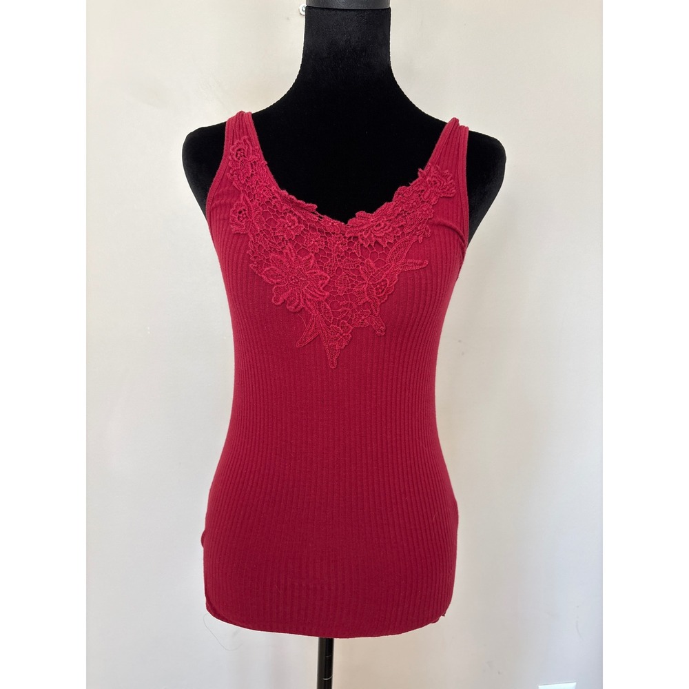 Hollister Women's Red Ribbed Lace V-Neck Tank Top Sleeveless Shirt Small 2010s